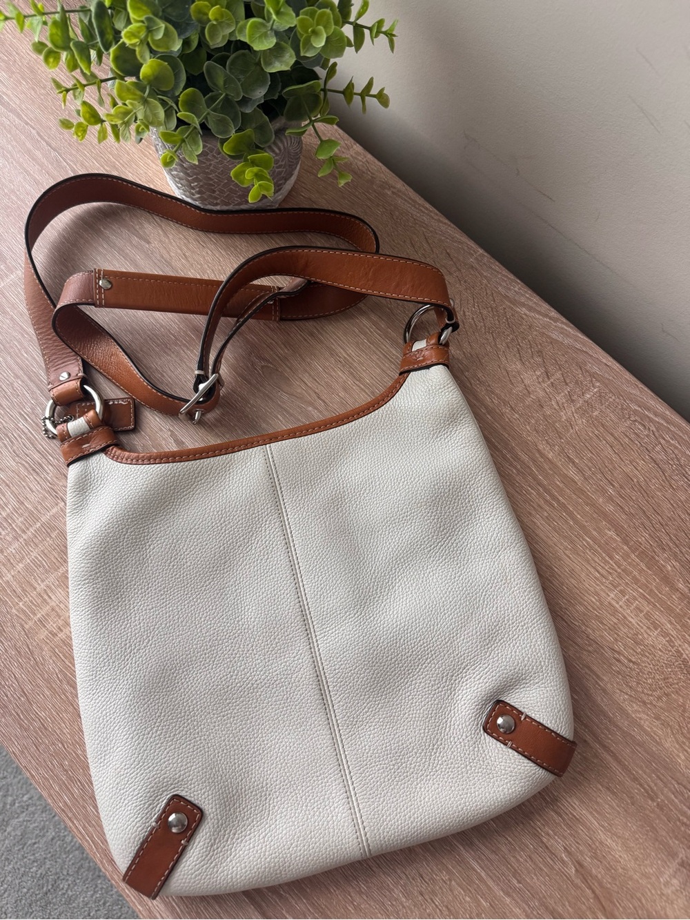 Coach White Pebbled Leather Crossbody with Tan Trim - Picture 2 of 9